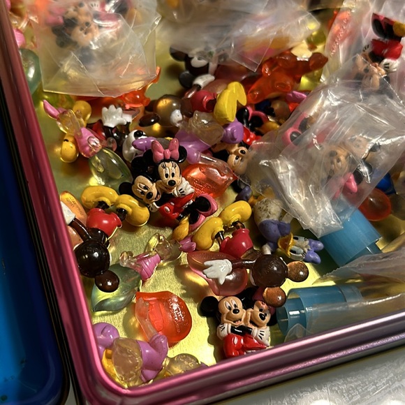 Collectible Tin Disney 3D 35 Happiest Celebration + Lots Of Miniature Figurines - Picture 7 of 11